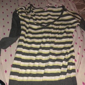 🥜Vs/pink v-neck sweater